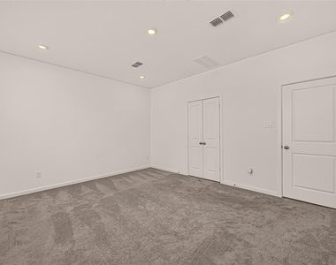 21806 Wycombe Terrace Way - Photo Thumbnail 20