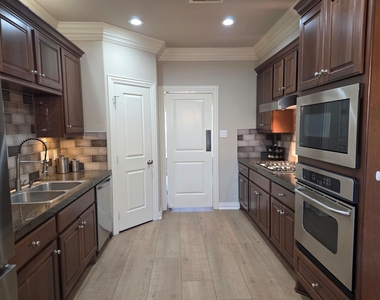 14454 Summerleaf Lane - Photo Thumbnail 11