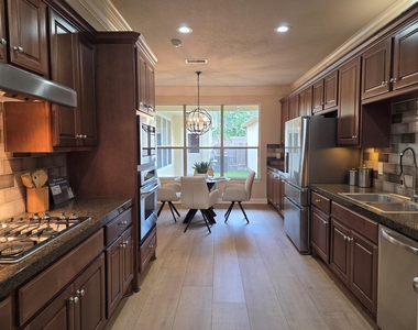 14454 Summerleaf Lane - Photo Thumbnail 10