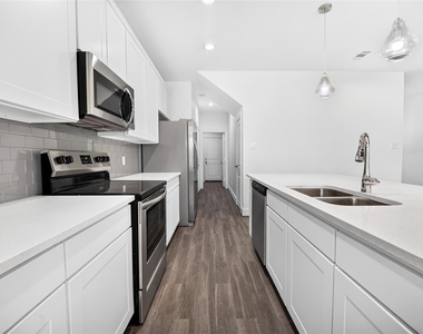 229 Blue Hill Drive - Photo Thumbnail 6
