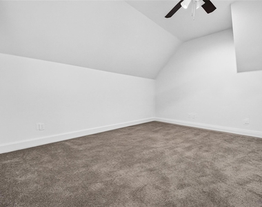 229 Blue Hill Drive - Photo Thumbnail 10
