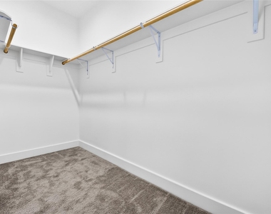 229 Blue Hill Drive - Photo Thumbnail 15
