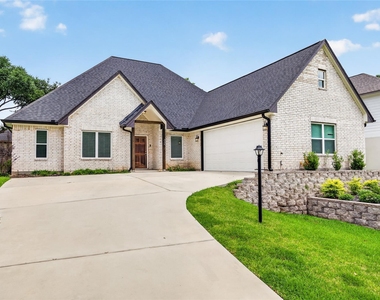 229 Blue Hill Drive - Photo Thumbnail 1