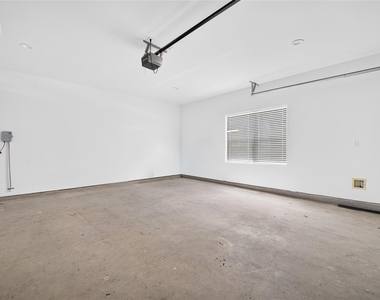 229 Blue Hill Drive - Photo Thumbnail 30