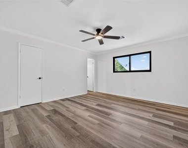 17418 Largs Circle - Photo Thumbnail 28