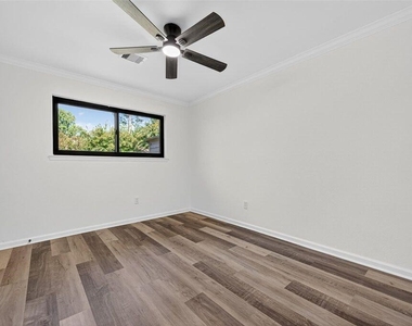 17418 Largs Circle - Photo Thumbnail 23