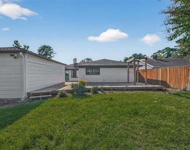 17418 Largs Circle - Photo Thumbnail 40