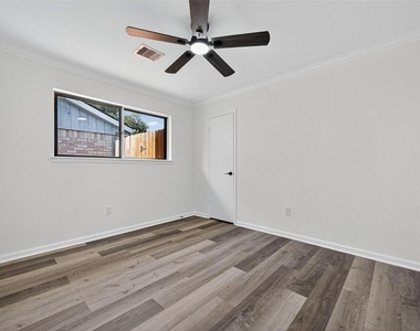 17418 Largs Circle - Photo Thumbnail 21