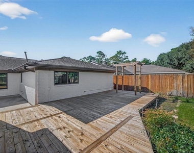 17418 Largs Circle - Photo Thumbnail 38