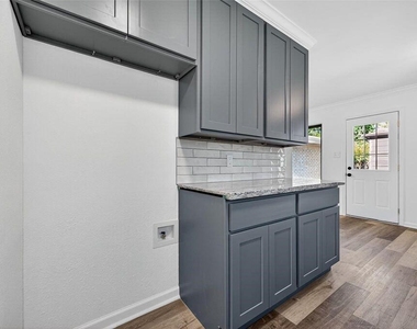 17418 Largs Circle - Photo Thumbnail 8