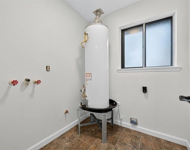 17418 Largs Circle - Photo Thumbnail 33