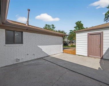 17418 Largs Circle - Photo Thumbnail 35