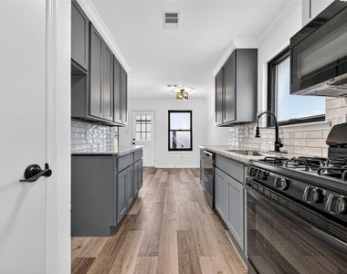 17418 Largs Circle - Photo Thumbnail 6