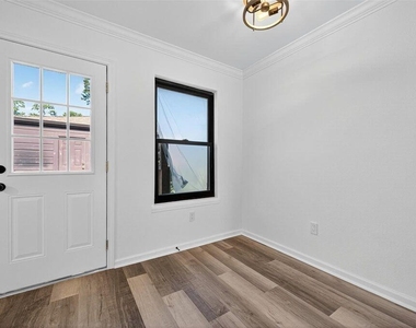 17418 Largs Circle - Photo Thumbnail 12
