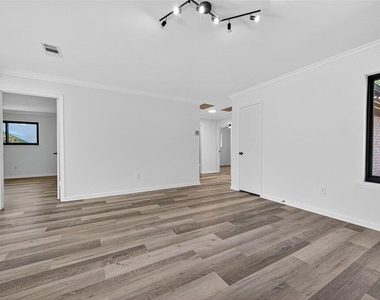 17418 Largs Circle - Photo Thumbnail 17