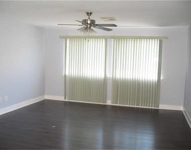 11911 Sanspereil Drive - Photo Thumbnail 8