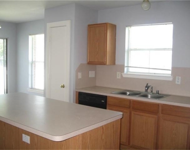 11911 Sanspereil Drive - Photo Thumbnail 4