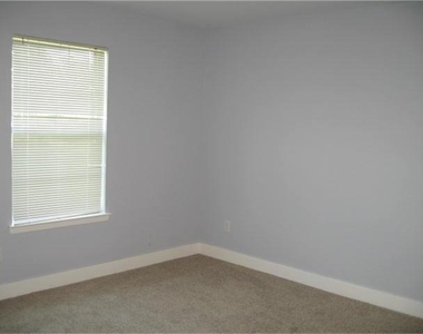 11911 Sanspereil Drive - Photo Thumbnail 11