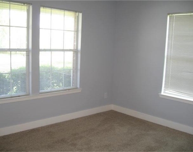 11911 Sanspereil Drive - Photo Thumbnail 12