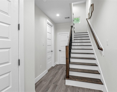710 Link Road - Photo Thumbnail 7