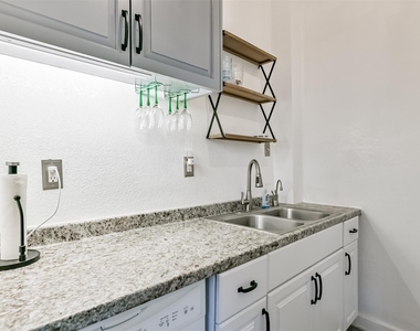1820 Market Street - Photo Thumbnail 6