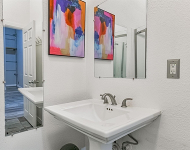 1820 Market Street - Photo Thumbnail 9