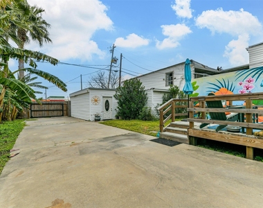1820 Market Street - Photo Thumbnail 2