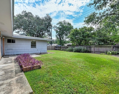 9771 Westview Drive - Photo Thumbnail 16