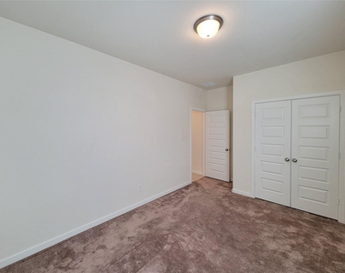 18618 Greenwood Meadow - Photo Thumbnail 8