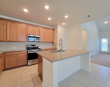 18618 Greenwood Meadow - Photo Thumbnail 11