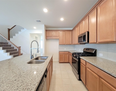 18618 Greenwood Meadow - Photo Thumbnail 14