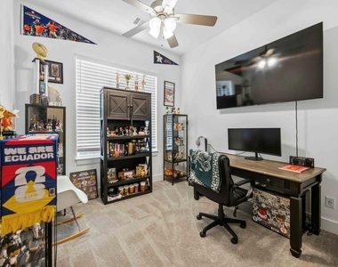 8960 Zurcher Ln - Photo Thumbnail 10