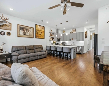 8960 Zurcher Ln - Photo Thumbnail 7