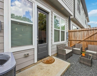 8960 Zurcher Ln - Photo Thumbnail 19
