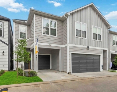 8960 Zurcher Ln - Photo Thumbnail 1
