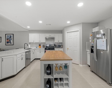140 Bristol Bend Lane - Photo Thumbnail 14