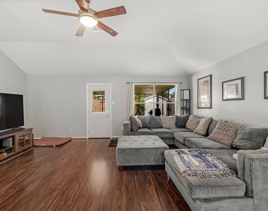 140 Bristol Bend Lane - Photo Thumbnail 12
