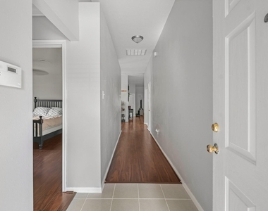 140 Bristol Bend Lane - Photo Thumbnail 15