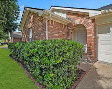 140 Bristol Bend Lane - Photo Thumbnail 9