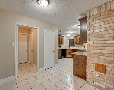 3510 Greenwood Dr Drive - Photo Thumbnail 13