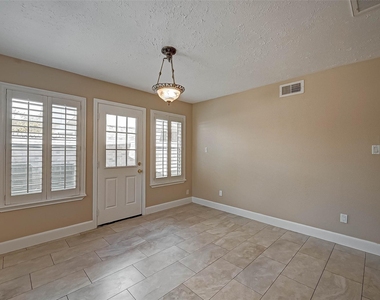 3510 Greenwood Dr Drive - Photo Thumbnail 7