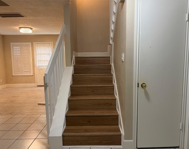 3510 Greenwood Dr Drive - Photo Thumbnail 24