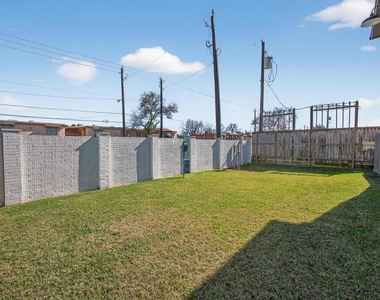 1221 Cedar Post Lane - Photo Thumbnail 14