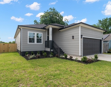 10301 Ashville Drive - Photo Thumbnail 13