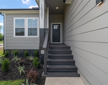 10301 Ashville Drive - Photo Thumbnail 5