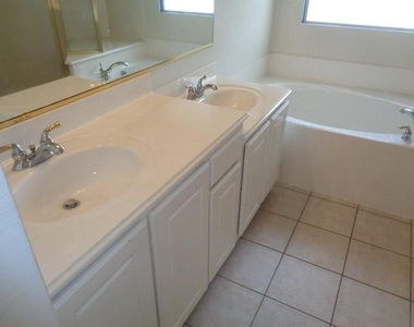 90 N Valley Oaks Circle - Photo Thumbnail 14