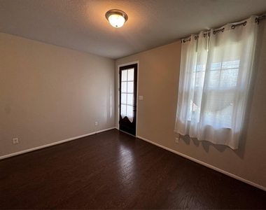 10310 Mount Winchell - Photo Thumbnail 2