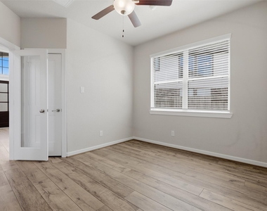 31218 Harmony Falls Court - Photo Thumbnail 5