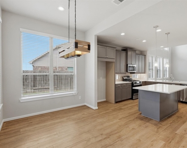 31218 Harmony Falls Court - Photo Thumbnail 15