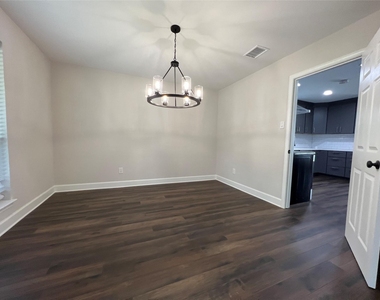 10903 Albury Drive - Photo Thumbnail 5